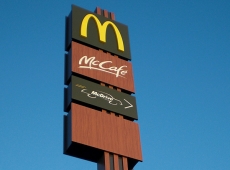 Apia et les enseignes McDonald's 